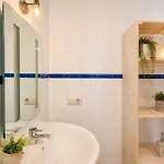 Holibai Casa Celso , Casa Con Piscina Y Jardín Cerca De Playa América * Gondomar