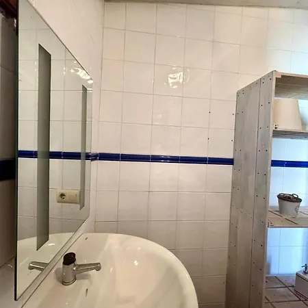 Holibai Casa Celso , Casa Con Piscina Y Jardin Cerca De Playa America Vila *