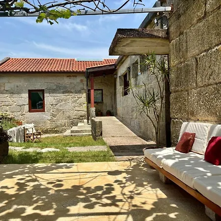 Holibai Casa Celso , Casa Con Piscina Y Jardin Cerca De Playa America *