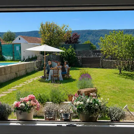 Holibai Casa Celso , Casa Con Piscina Y Jardin Cerca De Playa America Vila *